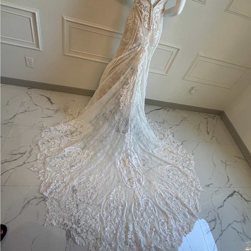 Martina Liana Style 905 Wedding Dress - Picture 8 of 16